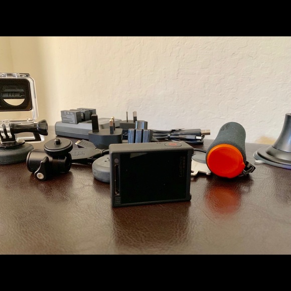 Go Pro Hero 4 - Picture 2 of 4